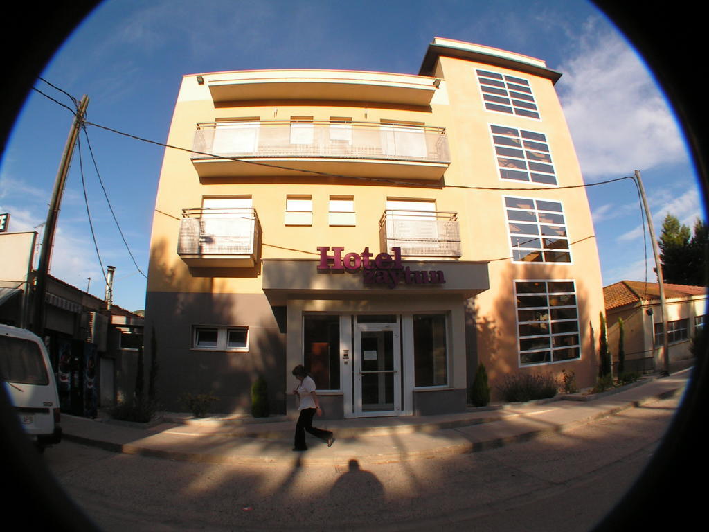 Hotel Zaytun Mequinenza Bagian luar foto