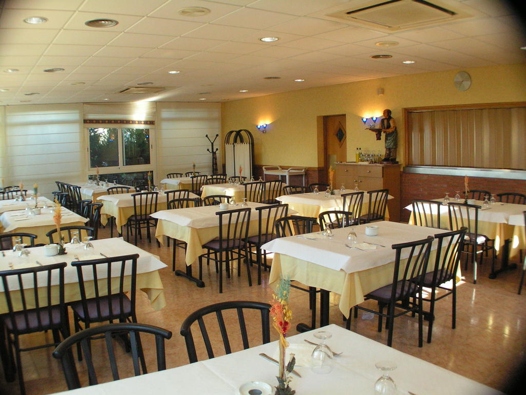 Hotel Zaytun Mequinenza Bagian luar foto